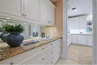 568 Loretto Ave #11, Coral Gables, FL 33146 - Photo 11