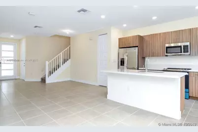 15842 NW 91 Ct #15842, Miami Lakes, FL 33018 - Photo 3