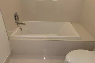 55 SW 9th St, Miami, FL 33130 - Photo 13