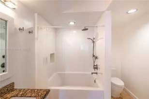 3255 NE 184th St, Aventura, FL 33160 - Photo 13