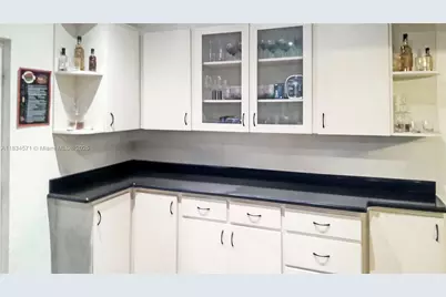 841 NE 139th St, North Miami, FL 33161 - Photo 21