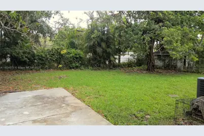 841 NE 139th St, North Miami, FL 33161 - Photo 29