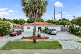 1385 NE 130th St, North Miami, FL 33161 - Photo 43