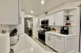 945 NW 92nd Terrace, Plantation, FL 33324 - Photo 9