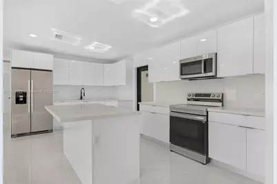 324 SW 16th Ter, Homestead, FL 33030 - Photo 7