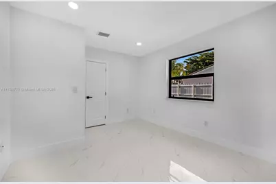 324 SW 16th Ter, Homestead, FL 33030 - Photo 17