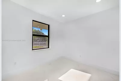 324 SW 16th Ter, Homestead, FL 33030 - Photo 11