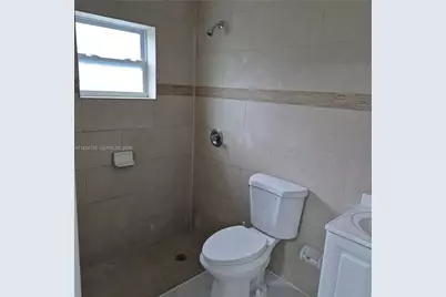 1770 NW 44th St, Miami, FL 33142 - Photo 7