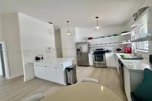 10911 N Bayshore Dr, Miami, FL 33161 - Photo 17