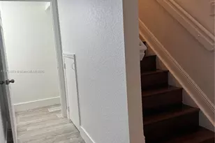 8992 NW 53rd St, Sunrise, FL 33351 - Photo 9