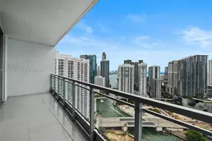 90 SW 3rd St, Miami, FL 33130 - Photo 9