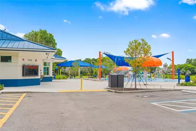 2418 NW 52nd St, Tamarac, FL 33309 - Photo 25