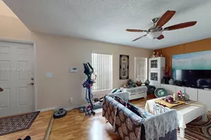 15 Laredo Pl, Davie, FL 33324 - Photo 3