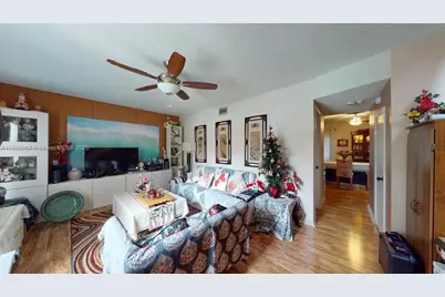 15 Laredo Pl #2-7, Davie, FL 33324 - Photo 9