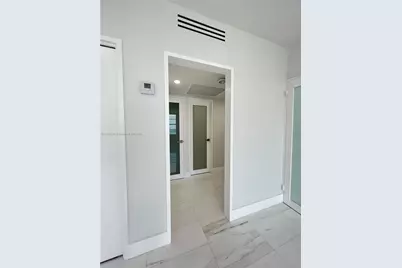 5700 Collins Ave #16B, Miami Beach, FL 33140 - Photo 9