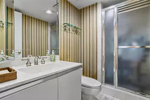 520 Brickell Key Dr, Miami, FL 33131 - Photo 23