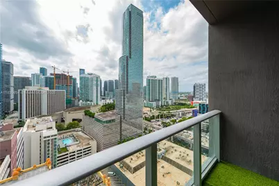 151 SE 1st St #2205, Miami, FL 33131 - Photo 17