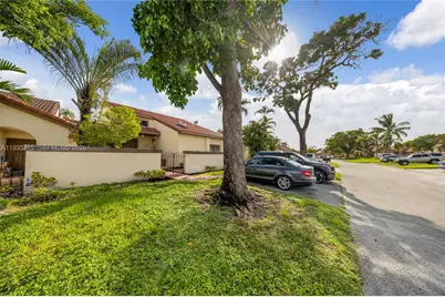 6637 NW 181st Ln, Hialeah, FL 33015 - Photo 5