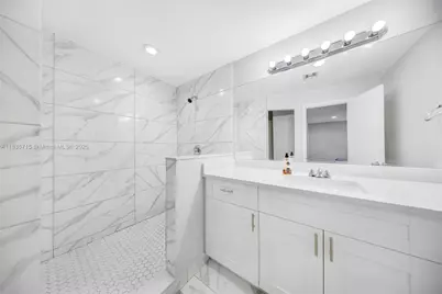 6637 NW 181st Ln, Hialeah, FL 33015 - Photo 21