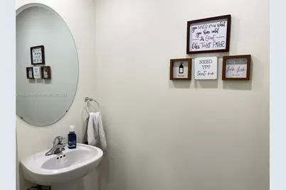 3482 W 114th Ter, Hialeah, FL 33018 - Photo 11