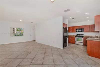 205 NE 4th Ct #211, Hallandale Beach, FL 33009 - Photo 5