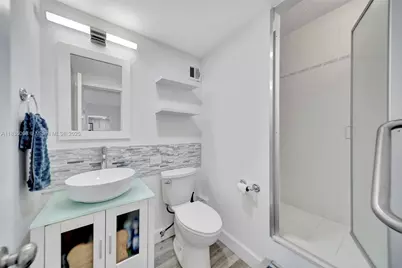 5005 Collins Ave #815, Miami Beach, FL 33140 - Photo 17