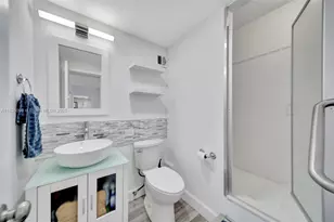 5005 Collins Ave, Miami Beach, FL 33140 - Photo 17