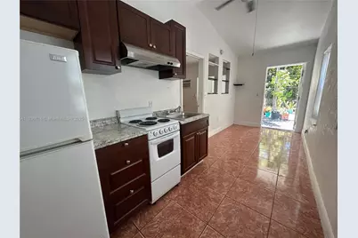 110 NE 56th St #114, Miami, FL 33137 - Photo 3