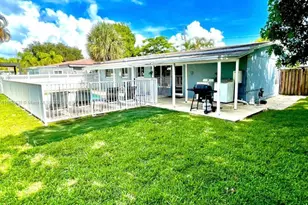 2233 SE 13th St, Pompano Beach, FL 33062 - Photo 3
