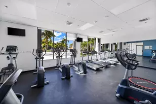 100 Bayview Dr, Sunny Isles Beach, FL 33160 - Photo 27