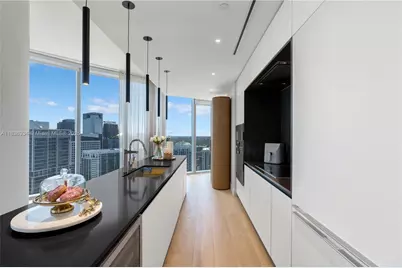 300 Biscayne Blvd Way #4707, Miami, FL 33131 - Photo 5