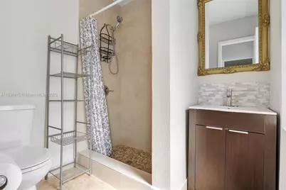 11100 NE 12th Ave, Miami, FL 33161 - Photo 17