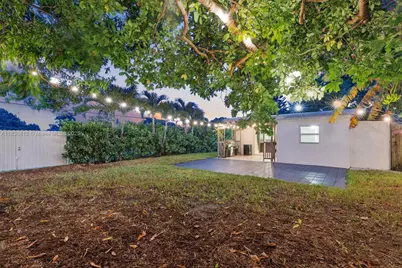 11100 NE 12th Ave, Miami, FL 33161 - Photo 37