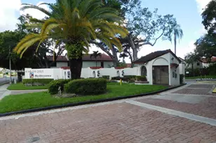323 Ives Dairy Rd, Miami, FL 33179 - Photo 27