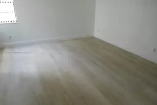 323 Ives Dairy Rd, Miami, FL 33179 - Photo 15