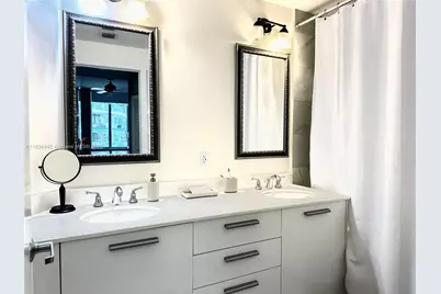 1050 Brickell Ave #2220, Miami, FL 33131 - Photo 9