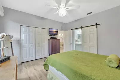 568 NW Cortina Ln, Port Saint Lucie, FL 34986 - Photo 17