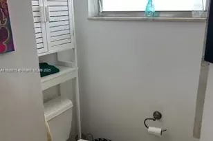 1780 NE 191st St, Miami, FL 33179 - Photo 19