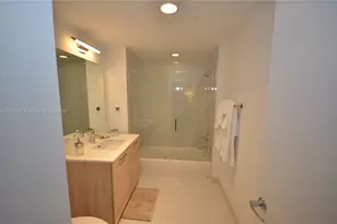 16385 Biscayne Blvd, North Miami Beach, FL 33160 - Photo 19