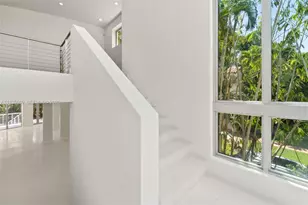 5625 N Bay Rd, Miami Beach, FL 33140 - Photo 11