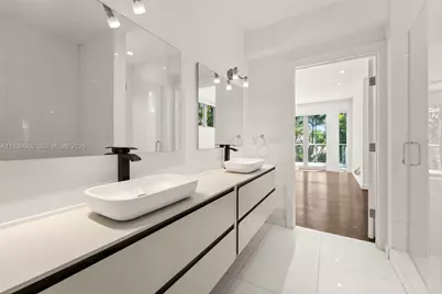5625 N Bay Rd, Miami Beach, FL 33140 - Photo 17