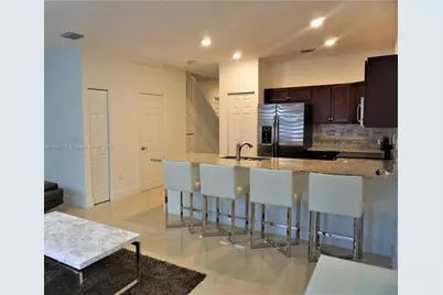 10498 W 33rd Way, Hialeah, FL 33018 - Photo 11