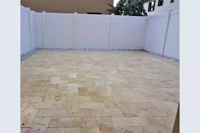 10498 W 33rd Way, Hialeah, FL 33018 - Photo 23