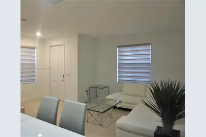 10498 W 33rd Way, Hialeah, FL 33018 - Photo 5