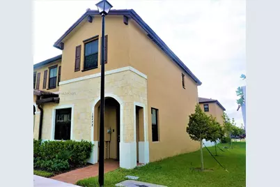 10498 W 33rd Way, Hialeah, FL 33018 - Photo 3