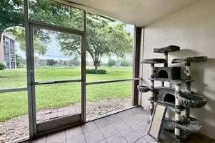 9491 SE Evergreen Pl, Davie, FL 33324 - Photo 11