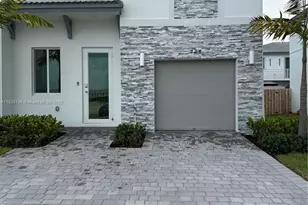 726 SE 13th Ct, Homestead, FL 33034 - Photo 1