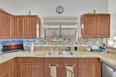 216 NE 36th Ter, Homestead, FL 33033 - Photo 15