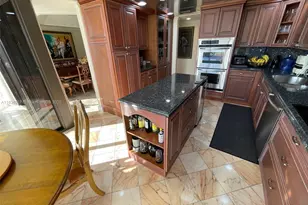 3000 Island Blvd, Aventura, FL 33160 - Photo 21
