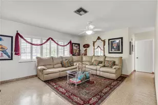 201 NW 14th Ave, Miami, FL 33125 - Photo 9